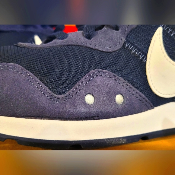 Nike Venture Runner Sneakers, Navy Blue, Men's size 8.5 (US) - Picture 3 of 6